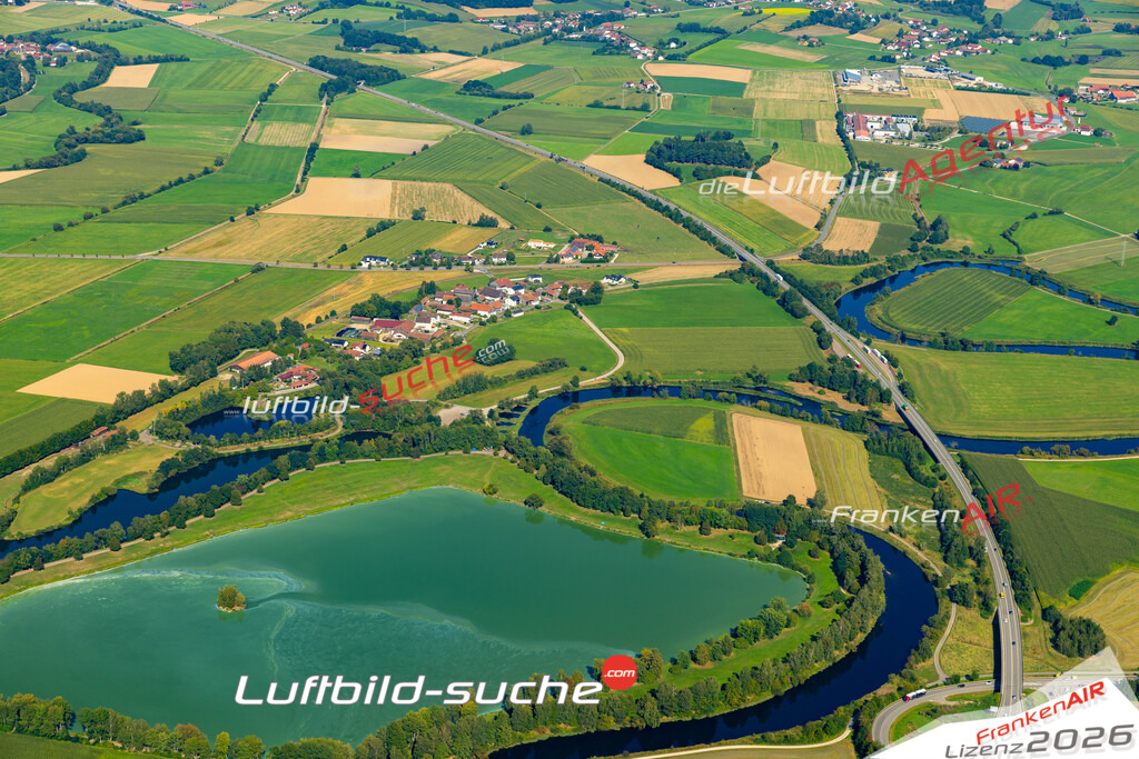 Das Luftbild zeigt : Chammünster Cham - Die Luftaufnahme wurde 2024 vom UL-Flugzeug aus erstellt ( keine Drohne ) - Hochauflösende Luftaufnahme - Für grossformatige Ausdrucke geeignet. Die Geschenkidee !Mit Lizenz und Bildrechte bestellbar