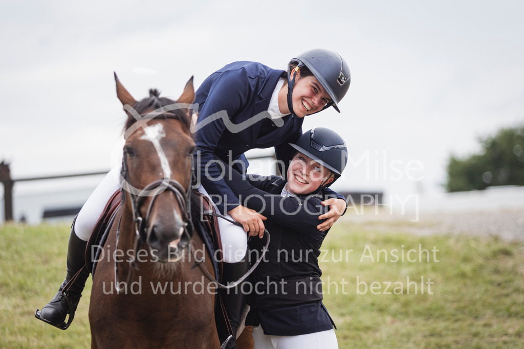 250712_BHO_ClearRoundTeam-473 | Deine schönsten Turniermomente als professionelle Fotos! Entdecke hochwertige Pferdesport-Fotografie im Online-Shop. Jetzt Fotos finden & bestellen!