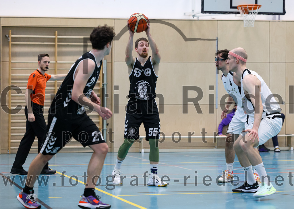 2023-03-26_055_TSV_Vaterstetten_gegen_Wacker_Knights_Burghausen | Vaterstetten, Deutschland, 26.03.2023:
Basketball, Bayernliga Herren Südost 2022 / 2023, 17. Spieltag, TSV Vaterstetten gegen Wacker Knights Burghausen, Endergebnis: 

Maximilian Rothe (TSV Vaterstetten, #6), F. Sutur (TSV Vaterstetten, #3)

Foto: Christian Riedel / fotografie-riedel.net