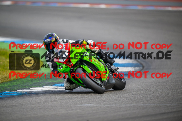 MaZZes_FotoMatrix_230410_5236 | WEISS