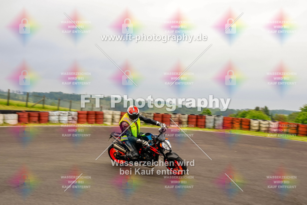 OBK-5570 | Hier findet Ihr Bilder von Touristenfahrten auf der Nürburgring Nordschleife oder von anderen Veranstaltungen die ich besucht habe. Viel Spass beim Durch Schauen 