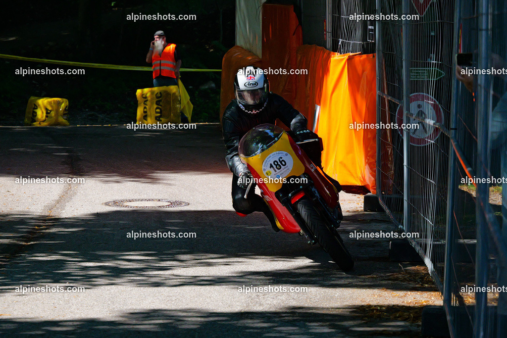 P1026370 | Erleben Sie atemberaubende, hochqualitative Fotos Ihrer Fahrt entlang der malerischen Alpenstraßen. Besuchen Sie alpineshots.com, um professionelle Aufnahmen Ihrer unvergesslichen Reise zu finden und zu kaufen - Realisiert mit Pictrs.com