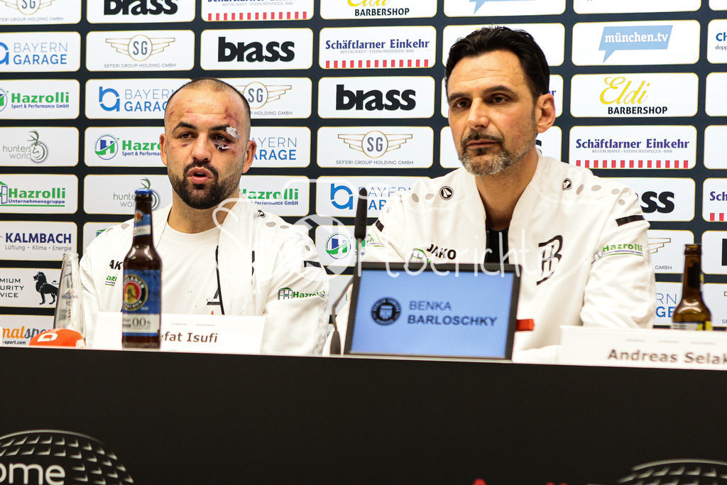 Profi - Box - Gala / Main Event | Shefat ISUFI (links) neben seinem Trainer Andreas SELAK bei der Pressekonferenz nach dem Box Gala im Audi Dome