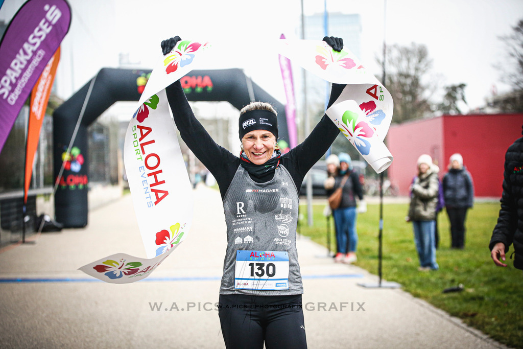 ..... | Linz, AUSTRIA,14. Dezember 25, ALOHA WINTERLAUF DEZEMBER 25 , Image shows: Photo: WAPICS / Andreas Willdoner
