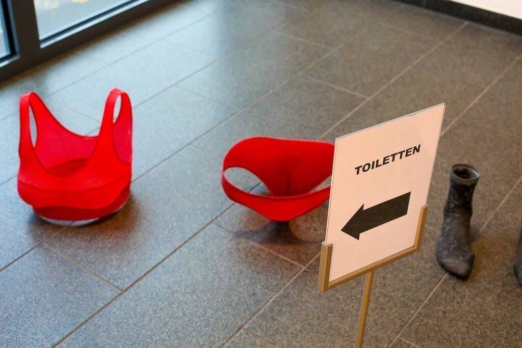 Peschkenhaus_HülleHütteHaut_131124_063 | Bildergalerie von Sport-Ereignissen aber auch von weiteren spannenden Dingen - nicht nur vom Niederrhein. In Anlehnung an den bekannten Spruch von Hanns Dieter Hüsch heißt das Motto: "Niederrhein ist überall".  - Realisiert mit Pictrs.com