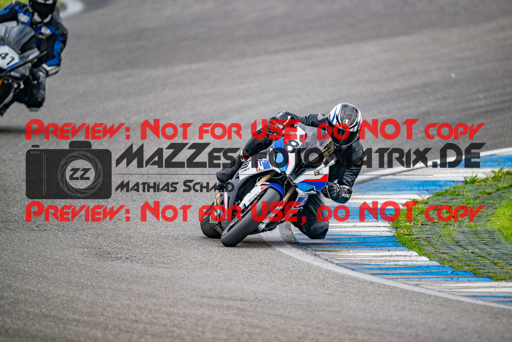 MaZZes_FotoMatrix_240701_6007705_6102 | WEISS