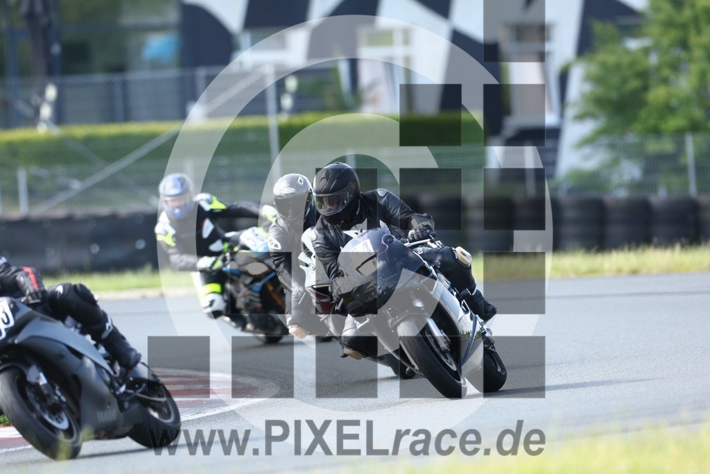 0054-20260601_00484 | Schöne Erinnerungen an spannende Momente - das festzuhalten ist unser Job. PIXELrace.de ist seit 2003 auf den Rennstrecken Europas unterwegs um die Action draußen beim Fahren und die wunderbare Stimmung imm Fahrerlager für euch einzufangen.