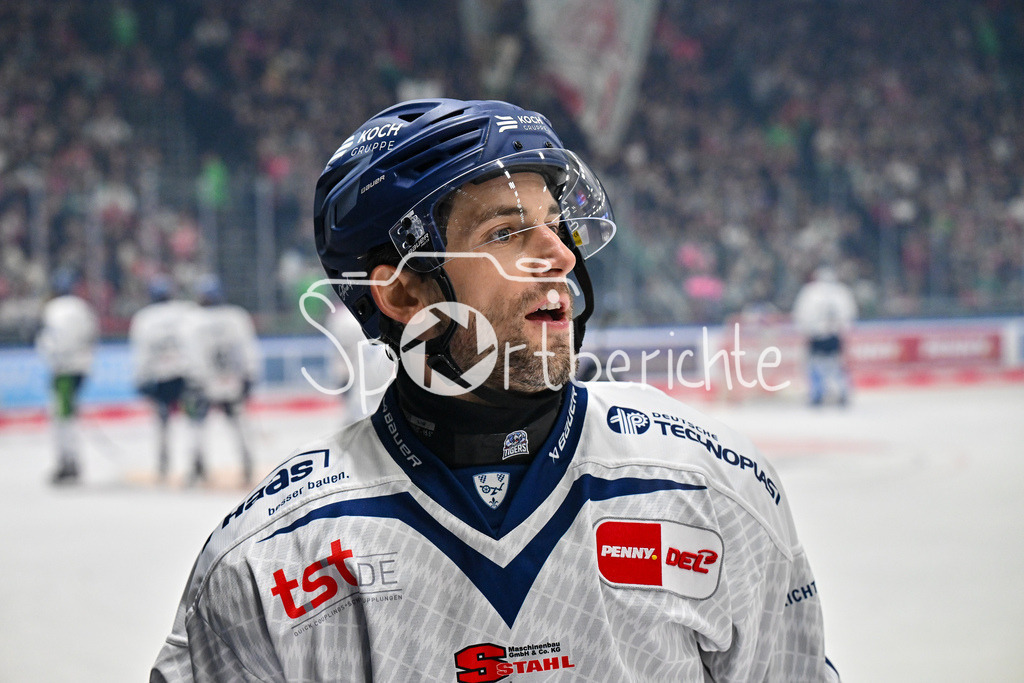 Augsburger Panther - Straubing Tigers | im Bild Taylor LEIER  (Straubing Tigers #7) / Freisteller / EInzelfoto / DEL: Augsburger Panther - Straubing Tigers, Curt Frenzel Stadiom am 20.10.2024