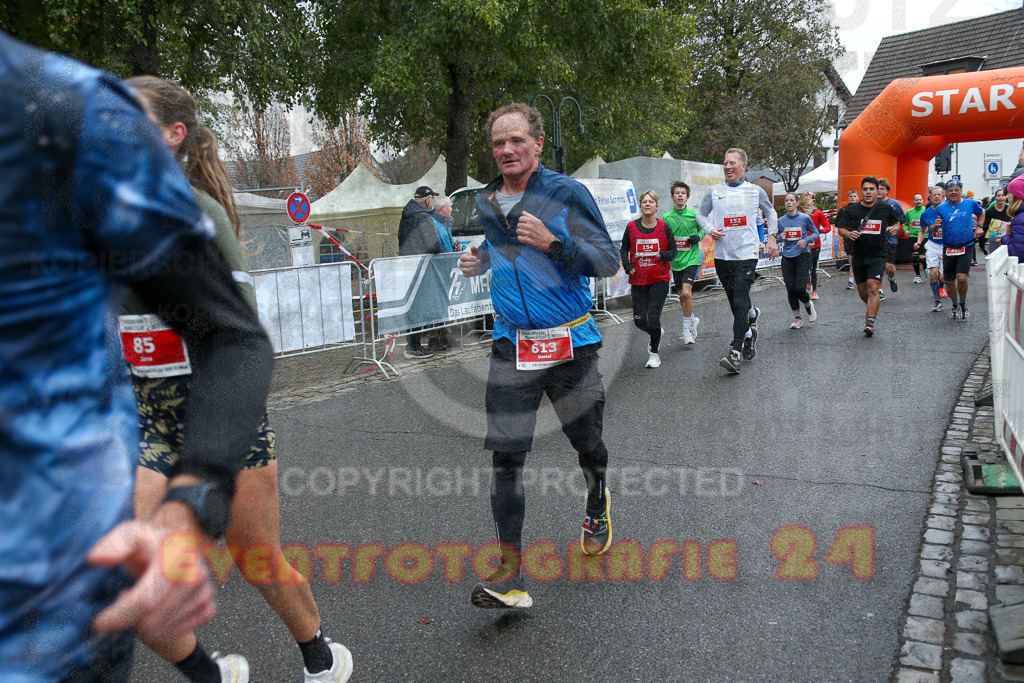 251130_1143_EX1_8495 | Sportfotografie im Rhein-Sieg Kreis, Köln, Bonn, NRW, Rheinland Pfalz, Hessen, etc. Unser Tätigkeitsfeld umfasst den Laufsport vom Volkslauf über den Marathon, Duathlon, Triathon bis zum Ultralauf wie Kölnpfad Ultra oder Schindertrail.
