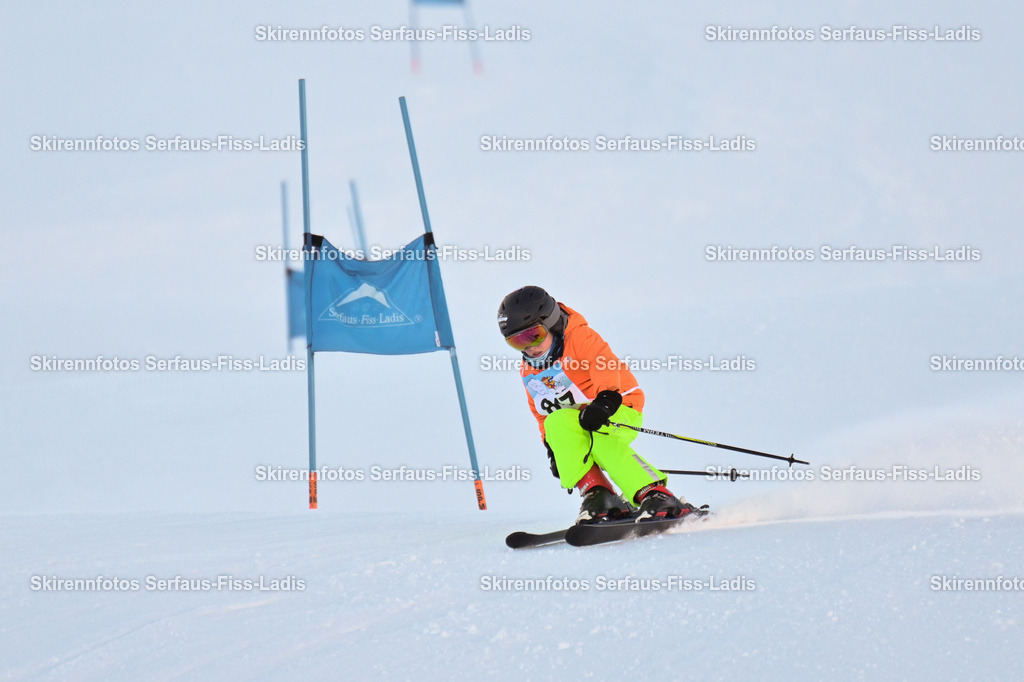 SRF_25.12.2025_0153 | Skirennfotos,Serfaus,Fiss,Ladis,Kinderskirennen,Winter,Tirol,Oberland,skirace,SFL,feelfree,weil wir's genießen,ski,Ski,skifahren,Sonnenplateau, - Realisiert mit Pictrs.com