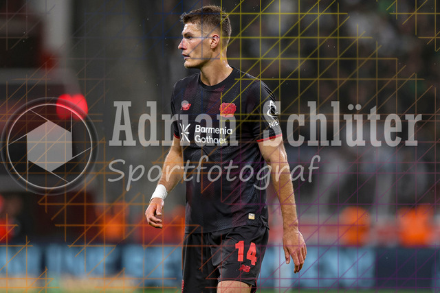 Bayer 04 Leverkusen vs Borussia Mönchengladbach - Bundesliga  | Leverkusen, Deutschland, 21.09.25:   Patrick Schick (Bayer 04 Leverkusen) schaut waehrend des Spiels der Bundesliga zwischen  Bayer 04 Leverkusen vs Borussia Mönchengladbach in der BayArena(Foto von Brauer-Fotoagentur / Adrian Schlueter)