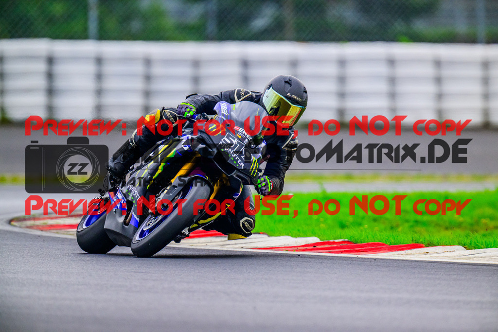 MaZZes_FotoMatrix_240910_6007705_2-65 | WEISS