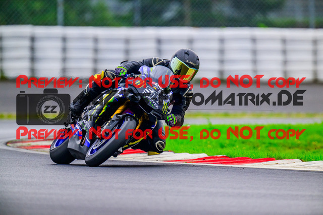 MaZZes_FotoMatrix_240910_6007705_2-65 | WEISS