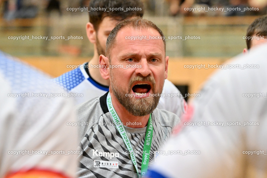 SC Ferlach vs. ALPLA HC Hard | Headcoach SC Hard JONSSON Hannes Jon, SC Ferlach vs. ALPLA HC Hard, SC Ferlach vs. ALPLA HC Hard am 05.04.2025 in Ferlach (Ballspielhalle Ferlach), Austria, (Photo by Bernd Stefan)