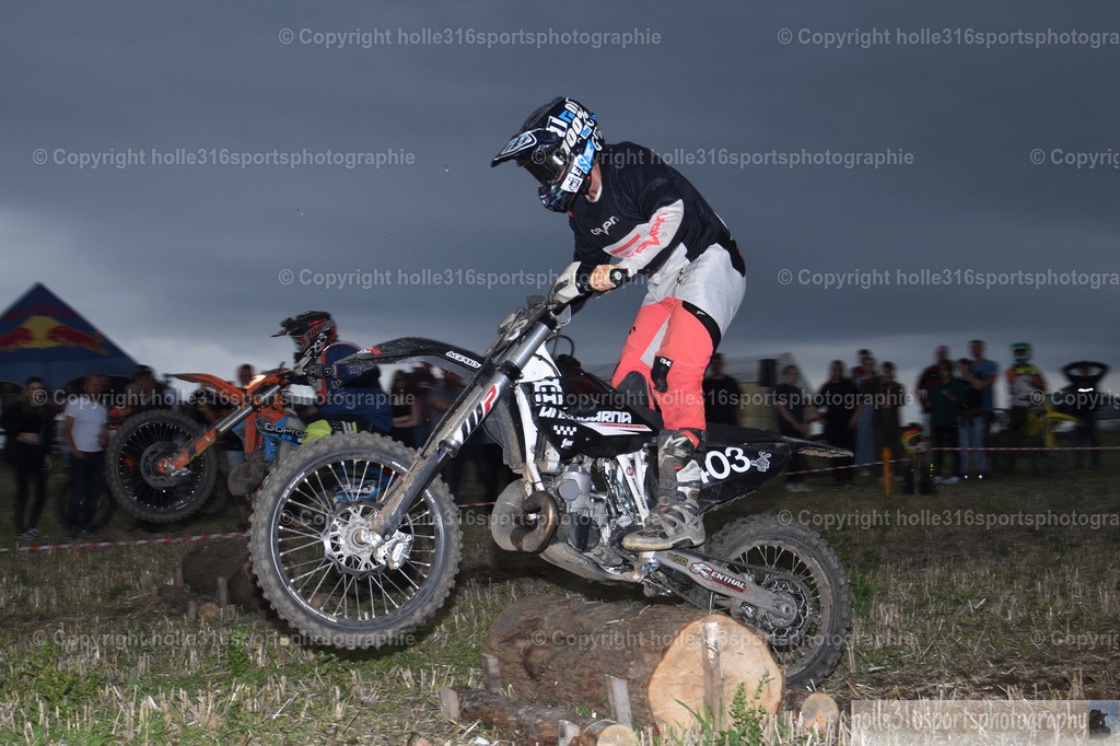 DSC_0255_01 (2) | Sportfotografie , Motorsport, Motoross, Reitsport, Mointainbike, Enduro,
Landschaft , Outdoor, Eventfotografie, Landschaft, Bilder online bestellen - Realisiert mit Pictrs.com