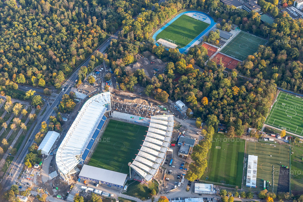 Luftbild: Baustelle zum Neubau des Wildparkstadions des KSC im Ortsteil Innenstadt-Ost in Karlsruhe im Bundesland Baden-Württemberg in Deutschland. Foto: IMG_123417.jpg vom 19.10.2020 durch Werner Riehm/FLY-FOTO.de