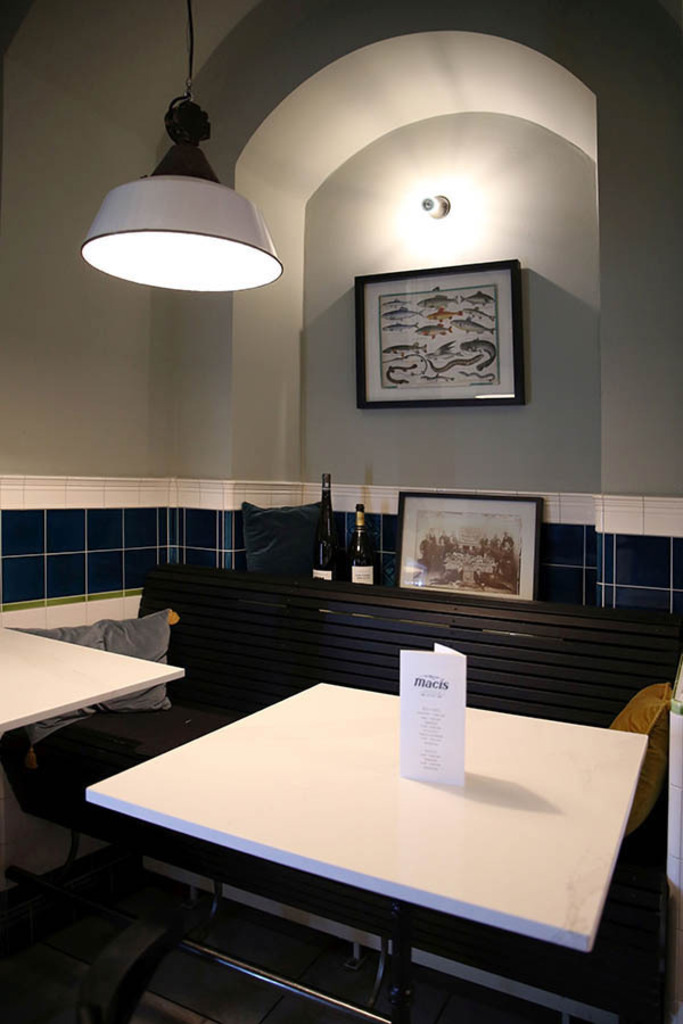 Macis Leipzig - Restaurant und Biomarkt | Entdecke über 20 Kategorien Leipzig-Motive: Foto-Downloads, hochwertige Poster, Leinwand- & Fine-Art-Prints. Jetzt Lieblingsfoto im Bildlexikon Leipzig Shop bestellen!