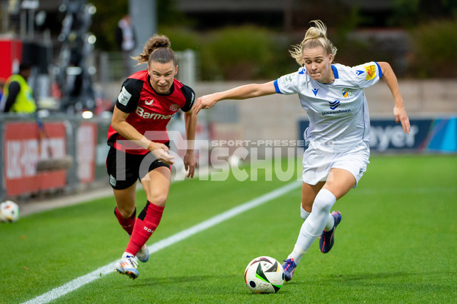 20241007NSZ_9744 | Synne Skinnes Hansen (Bayer Leverkusen,No.10) im Zweikampf mit Melina Reuter (Carl Zeiss Jena,No.07)DEU, Leverkusen, 07.10.2024 Fußball, Frauen, Google Pixel Frauen-Bundesliga, Saison 2024/2025, 5. Spieltag, Bayer 04 Leverkusen - FC Carl Zeiss JenaDIE DFB-RICHTLINIEN UNTERSAGEN JEGLICHE NUTZUNG VON FOTOS ALS SEQUENZBILDER UND/ODER VIDEOÄHNLICHE FOTOSTRECKEN - Realisiert mit Pictrs.com