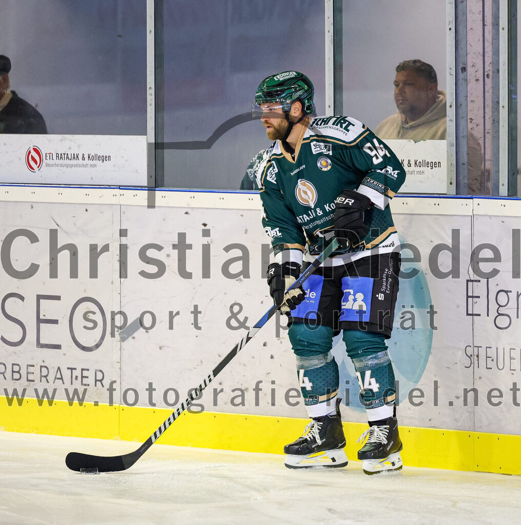 2025-09-14_029_TSV_Erding_gegen_EC_Peiting | Erding, Deutschland, 14.09.2025:Eishockey, Oberliga Süd 2025 / 2026, Testspiel, TSV Erding gegen EC Peiting, Endergebnis: 2:3Foto: Christian Riedel / fotografie-riedel.net