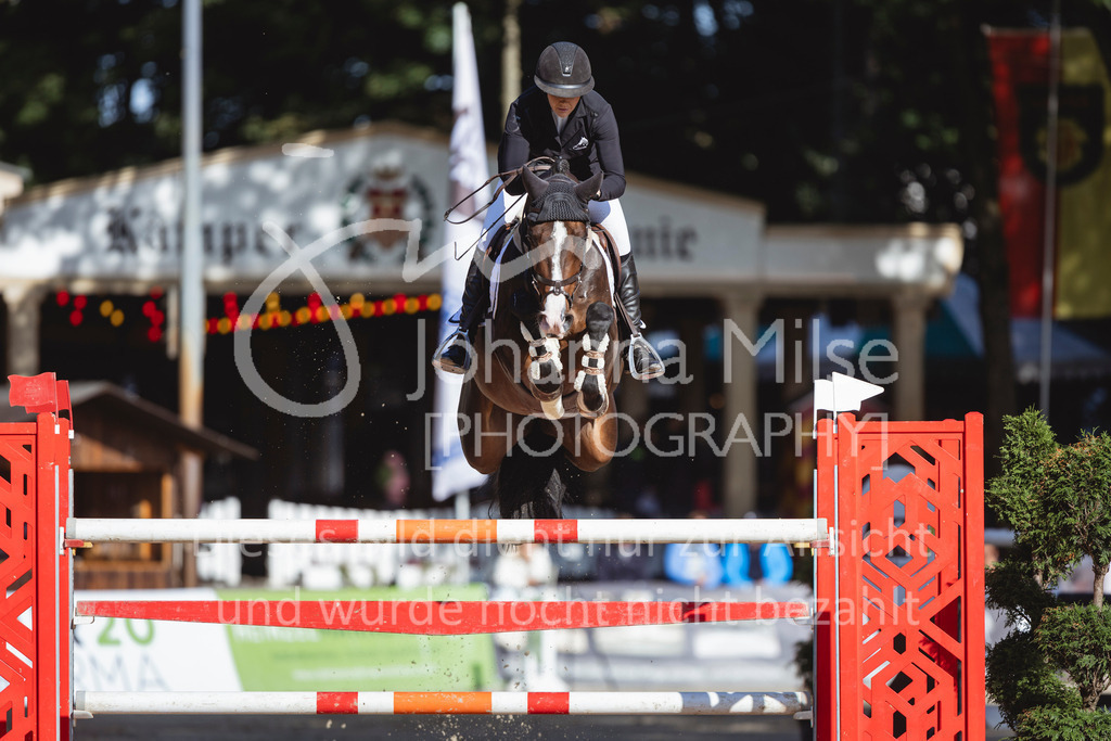 240915_OWLCh_MT-410 | Deine schönsten Turniermomente als professionelle Fotos! Entdecke hochwertige Pferdesport-Fotografie im Online-Shop. Jetzt Fotos finden & bestellen!