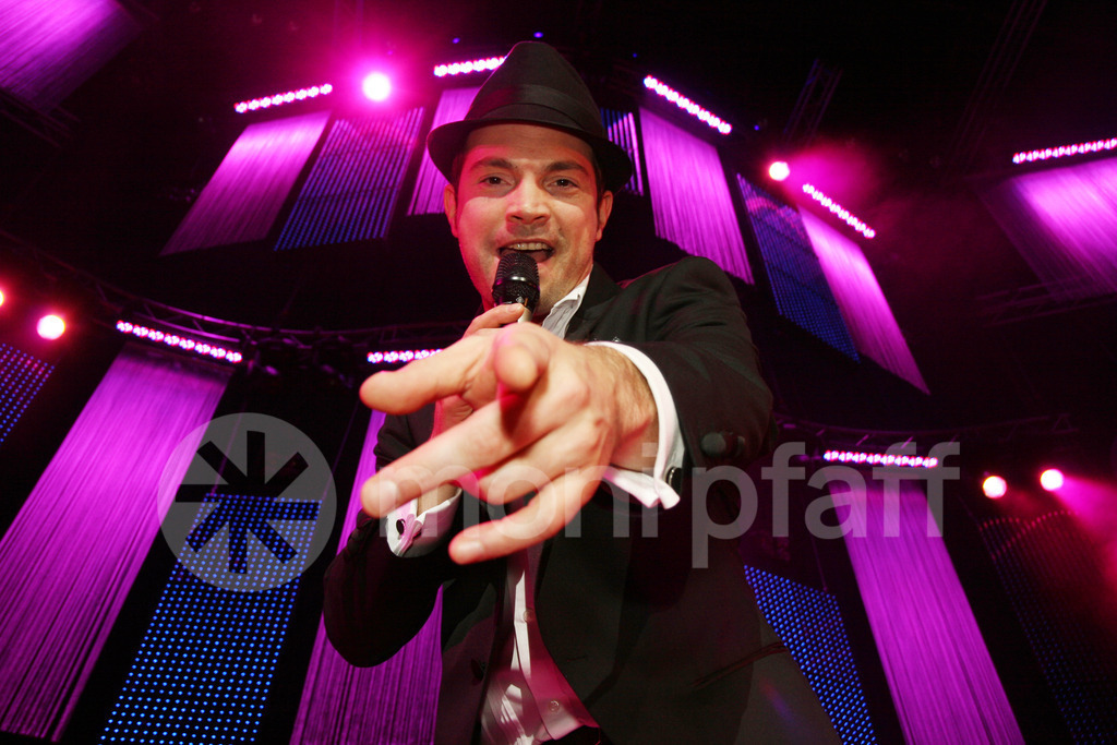 Roger Cicero | Roger Cicero Auftritt als Stragast beim Deutschen Sportpresseball - Realisiert mit Pictrs.com