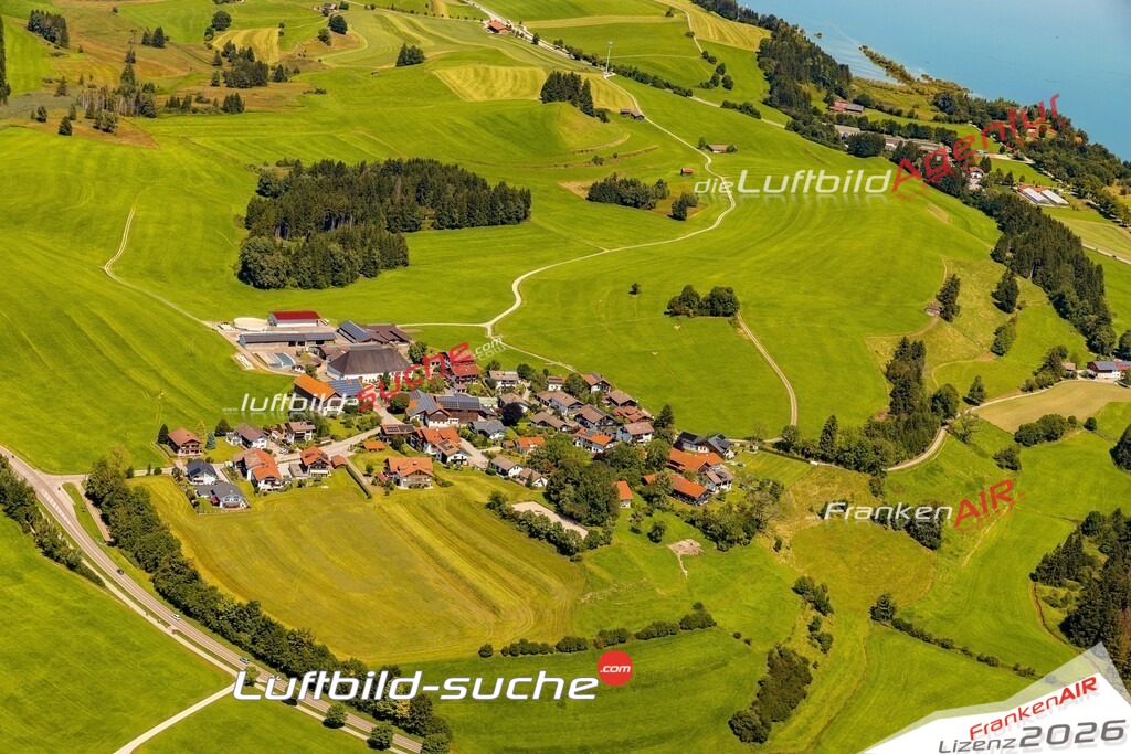 Schrägluftbild  Eschach  Füssen - Das Luftbild wurde 2025 vom UL-Flugzeug heraus erstellt ( keine Drohne ) - Hochauflösende Luftaufnahme -Nicht vergleichbar mit Google Maps oder Satelittenbilder- Die Geschenkidee !Mit Lizenz und Bildrechte bestellbar