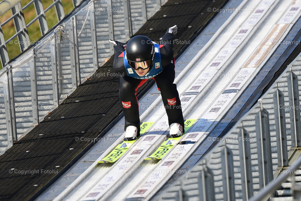 A_LUI_20230210_0067 | HINZENBACH, AUSTRIA, NORDIC SKIING, WOMEN TEAM-SKI JUMPING - FIS WORLD CUP 
IM BILD:   Anna Odine Stroem (NOR)               

FOTO:FOTOLUI/UW