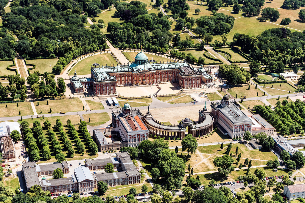 dr__dsc2605.jpg | POTSDAM 06.06.2018 Schloss Neues Palais der Stiftung Preußische Schlösser und Gärten  im Ortsteil Westliche Vorstadt in Potsdam im Bundesland Brandenburg, Deutschland. // Palace - Neues Palais in the district Westliche Vorstadt in Potsdam in the state Brandenburg, Germany. Foto: Daniel Reiter