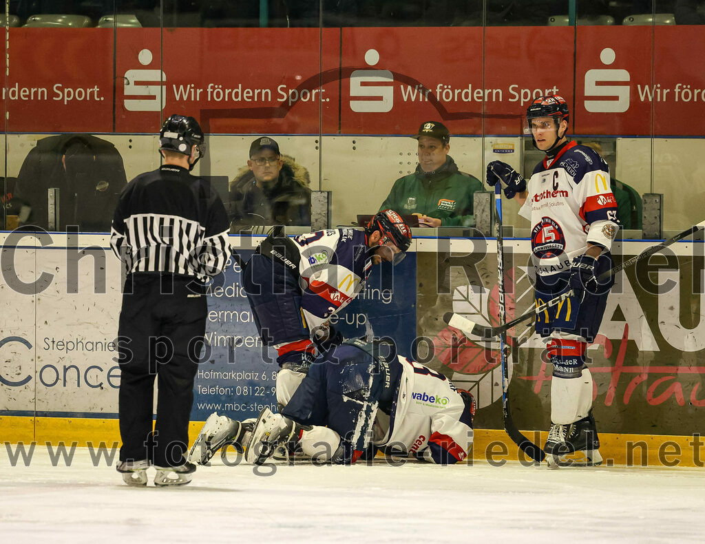 2024-01-05_104_TSV_Erding_gegen_VfE_Ulm-Neu-Ulm | Erding, Deutschland, 05.01.2024:
Eishockey, Bayernliga Vorrunde 2023 / 2024, 22. Spieltag, TSV Erding gegen VfE Ulm/Neu-Ulm, Endergebnis: 7:6

Stefan Rodrigues (VfE Ulm/Neu-Ulm e. V., #23)

Foto: Christian Riedel / fotografie-riedel.net