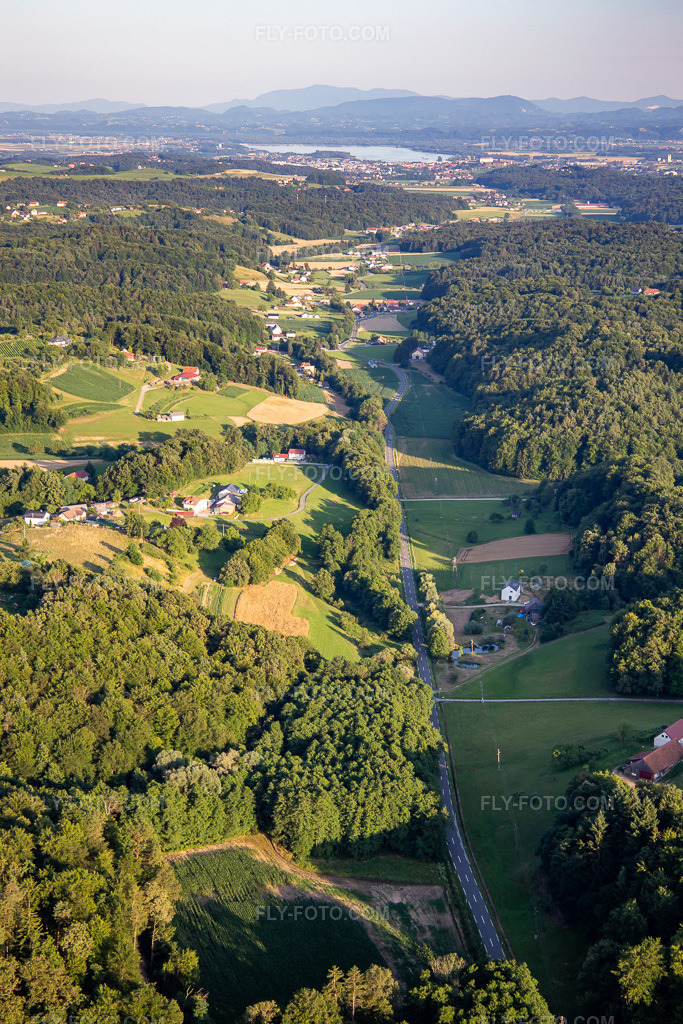 Aerial view: B 710 according to Ptuj in the district Grajenščak in Ptuj in the state Slovenia, Slovenia. – Photo: IMG_137349.jpg taken on 07/08/2023 by Werner Riehm/FLY-FOTO.com – Resolution of the original: 3648 x 5472 px