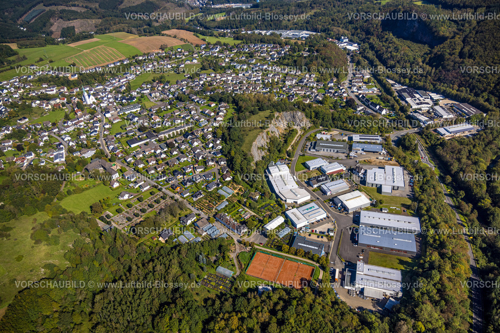 Finnentrop230908695 | Luftbild, Ortsansicht Ortsteil Heggen, Gewerbegebiet Elberskamp, Heggen, Finnentrop, Sauerland, Nordrhein-Westfalen, Deutschland