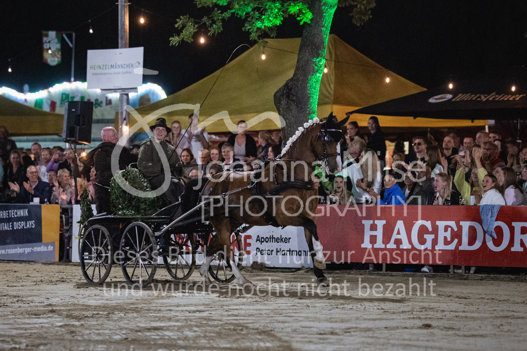 230827_Delbrueck_Kostuem-780 | Deine schönsten Turniermomente als professionelle Fotos! Entdecke hochwertige Pferdesport-Fotografie im Online-Shop. Jetzt Fotos finden & bestellen!