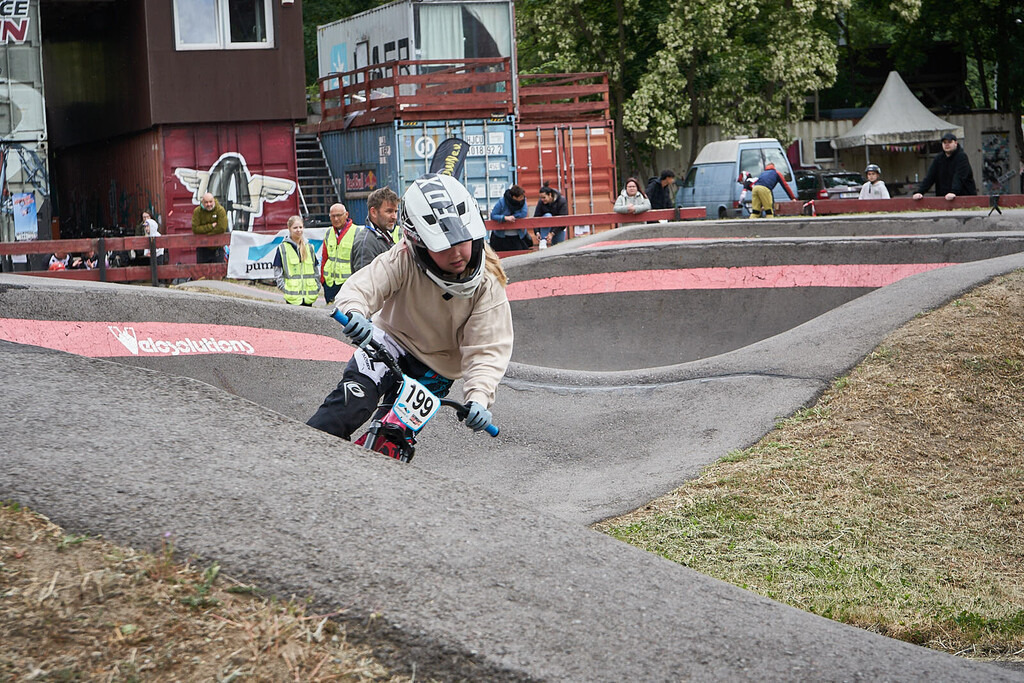 2505Mo.5-49 PM 27 | German Pumptrack Series - Realisiert mit Pictrs.com