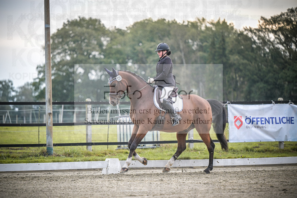 DOS_1339 | Entdecke hochwertige Reitturnierfotos von Foto Oger. Professionell, emotional und authentisch – jetzt Lieblingsmomente im Shop bestellen.Deutschlandweite Turnierfotografie. - Realisiert mit Pictrs.com
