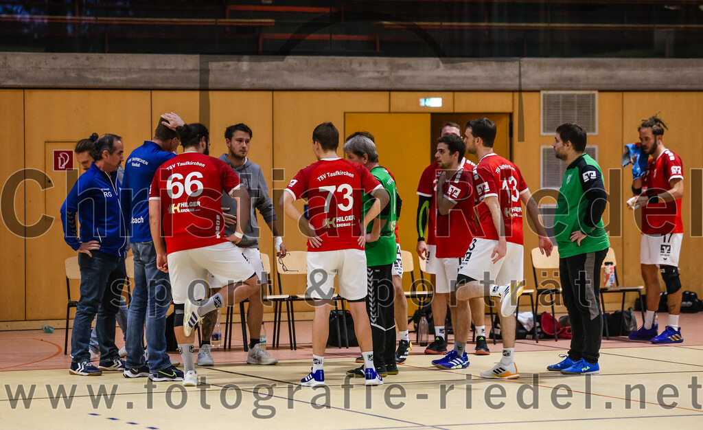 2024-10-20_082_SpVgg_Altenerding_II_gegen_TSV_Taufkirchen-Vils | Erding, Deutschland, 20.10.2024:Handball, Bezirksliga Männer Ost 2024 / 2025, 3. Spieltag, SpVgg Altenerding II gegen TSV Taufkirchen/Vils, Endergebnis: 15:20Patrick Mühlenbeck (TSV Taufkirchen/Vils, #66), Philipp Friedrich (TSV Taufkirchen/Vils, #73), Tobias Huber (TSV Taufkirchen/Vils, #13), Torwart Florian Lehner (TSV Taufkirchen/Vils, #42), Dion Heydemann (TSV Taufkirchen/Vils, #17)Foto: Christian Riedel / fotografie-riedel.net