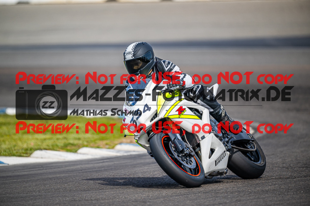 MaZZes_FotoMatrix_230410_7650 | ROT