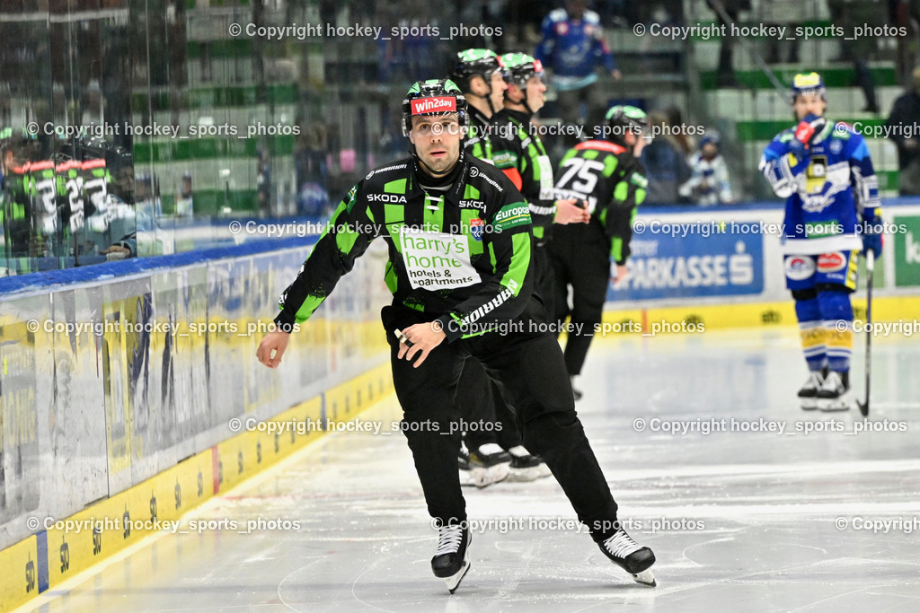 EC IDM Wärmepumpen VSV vs. STEINBACH BLACK WINGS LINZ  | KONC DANIELJAKA Referee, EC IDM Wärmepumpen VSV vs. STEINBACH BLACK WINGS LINZ , EC IDM Wärmepumpen VSV vs. STEINBACH BLACK WINGS LINZ  am 28.01.2025 in Villach (Stadthalle Villach), Austria, (Photo by Bernd Stefan)