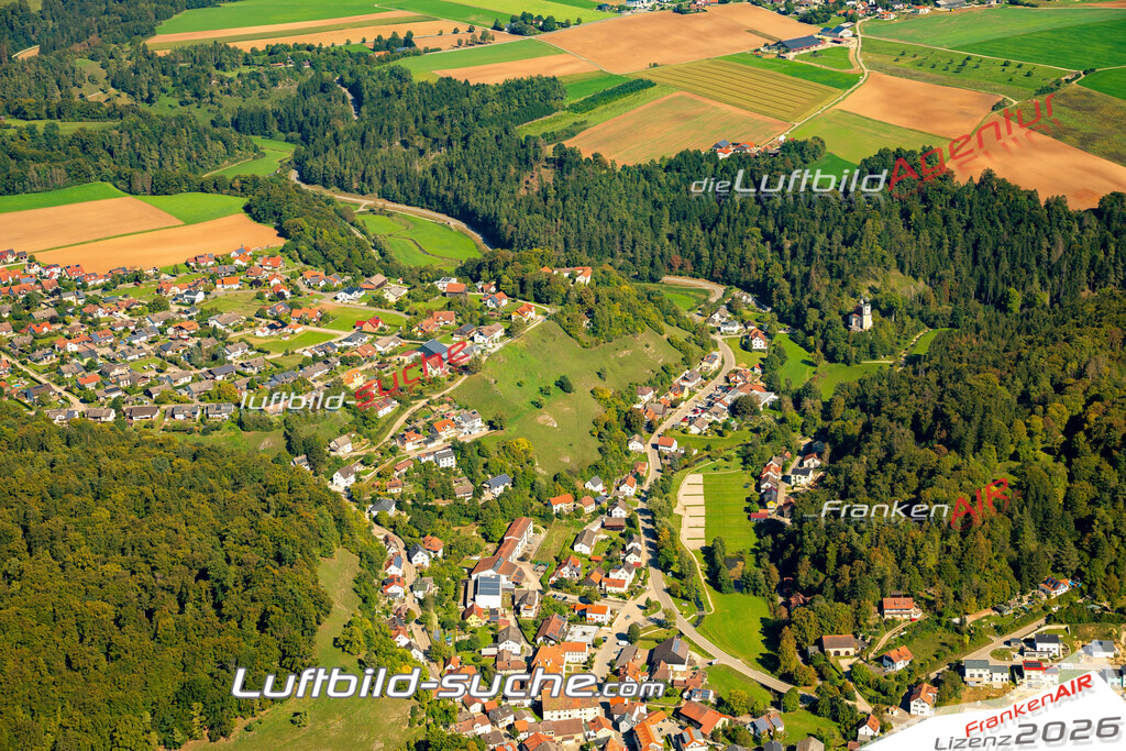 Das Luftbild zeigt :  Breitenbrunn - Die Luftaufnahme wurde 2023 vom UL-Flugzeug aus erstellt ( keine Drohne ) - Hochauflösende Luftaufnahme - Für grossformatige Ausdrucke geeignet. Die Geschenkidee !Mit Lizenz und Bildrechte bestellbar