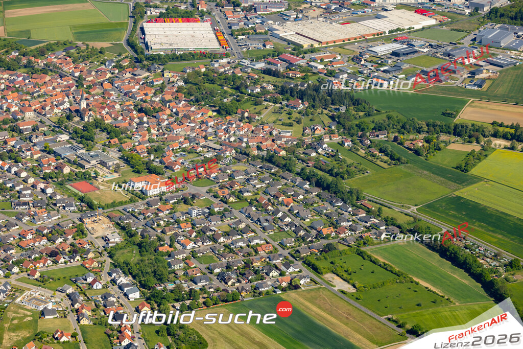 Luftaufnahme von  Knetzgau - Die Luftaufnahme wurde 2025 vom UL-Flugzeug heraus erstellt ( keine Drohne ) - Hochauflösende Luftaufnahme - für professionelle Ausdrucke geeignet. Die Geschenkidee !Mit Lizenz und Bildrechte bestellbar