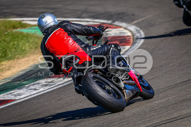 0762-260526NBR-017_762 | Deine Full-Service-Agentur für ✔️Videoproduktionen und ✔️Motorsportfotografie Jetzt Angebot anfragen!