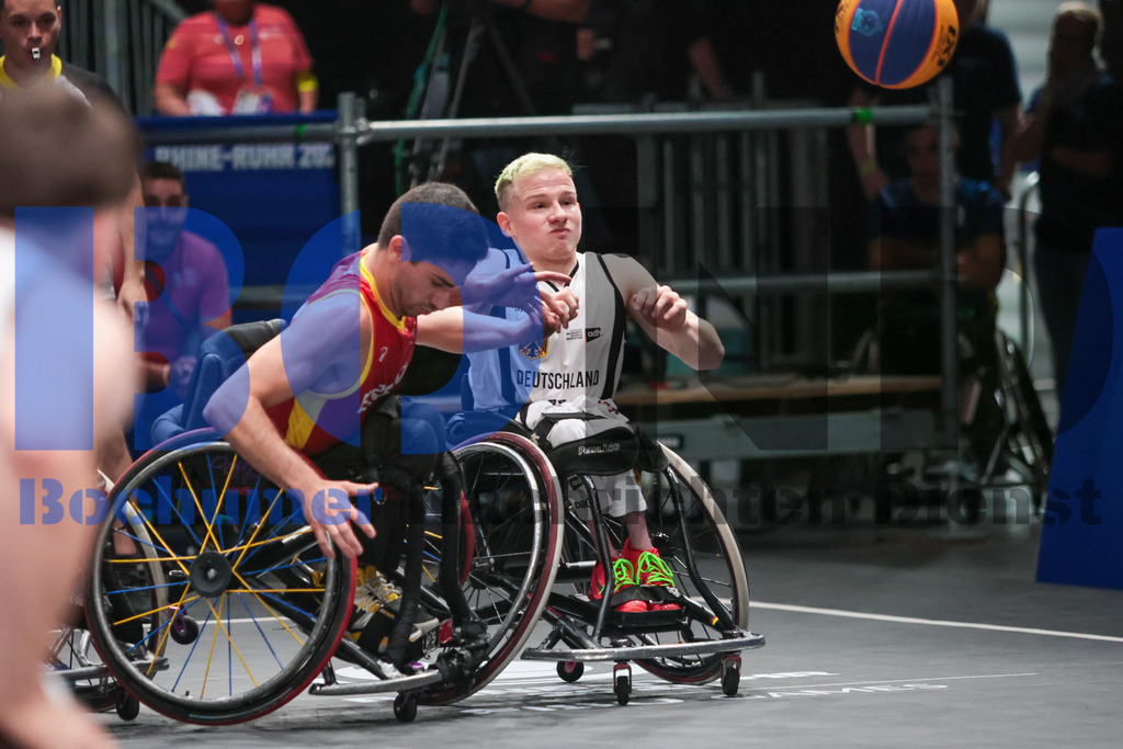 SES_TTG3X320250717-84 | bond - Realisiert mit Pictrs.com