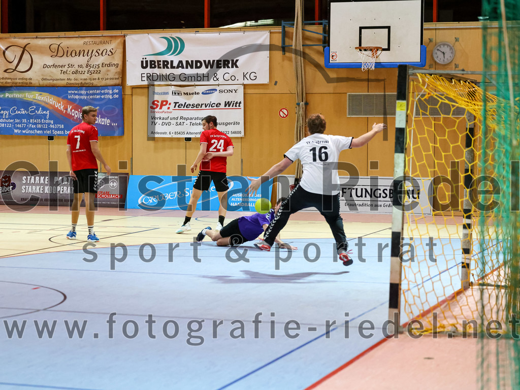 2022-11-12_090_SpVgg_Altenerding_III_gegen_TV_Altoetting_II | Erding, Deutschland, 12.11.2022:
Handball, Bezirksklasse Männer 2022 / 2023, 4. Spieltag, SpVgg Altenerding III gegen TV Altötting II, Endergebnis: 32:25

Bastian Franz Salzinger (TV Altötting, #7), Florian Roland Schalk (TV Altötting, #24), Manuel Stadler (TV Altötting, #16)

Foto: Christian Riedel / fotografie-riedel.net