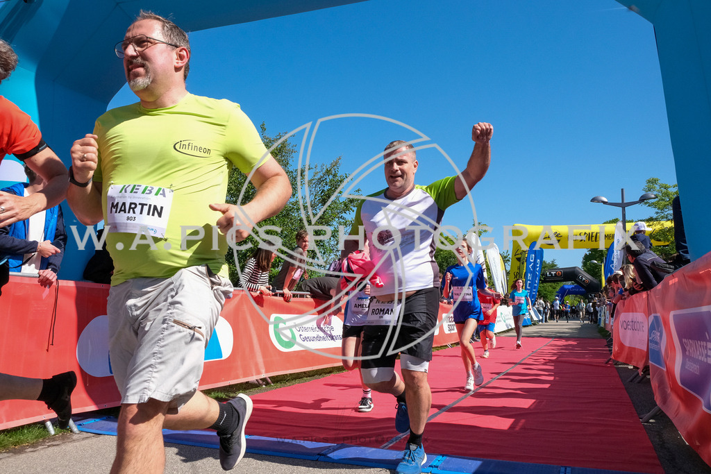 ..... | LINZ,AUSTRIA,27.April 24, Int. 3 Brückenlauf Linz  , Image shows: Photo: WAPICS / Michael ring