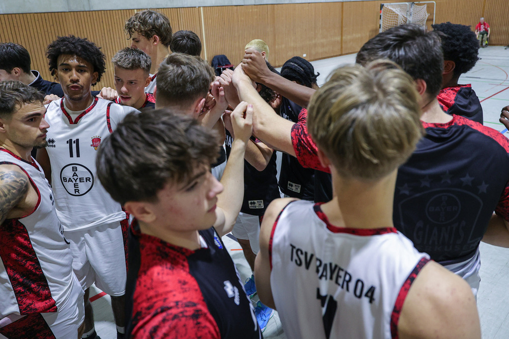 1.Regio BAYER GIANTS vs LippeBaskets Werne-18 | Fotos von Basketballspielen aus dem Raum NRW fotografiert von Gero Mueller-Laschet und Daniel Schaefer - Realisiert mit Pictrs.com