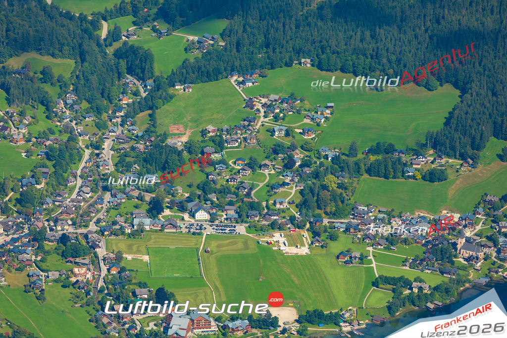 Luftaufnahme von Altaussee - Die Luftaufnahme wurde 2025 vom UL-Flugzeug heraus erstellt ( keine Drohne ) - Hochauflösende Luftaufnahme - für professionelle Ausdrucke geeignet. Die Geschenkidee !Mit Lizenz und Bildrechte bestellbar