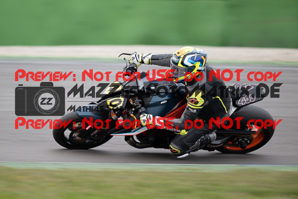 MaZZes_FotoMatrix_230410_26 | WEISS