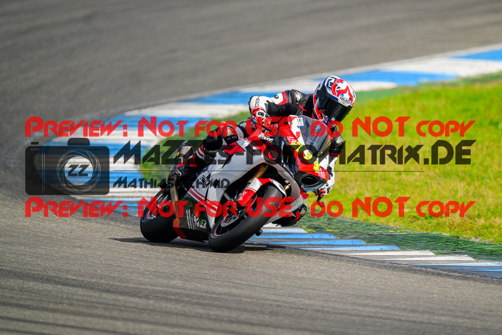 MaZZes_FotoMatrix_240615_6007705_7356 | ROT