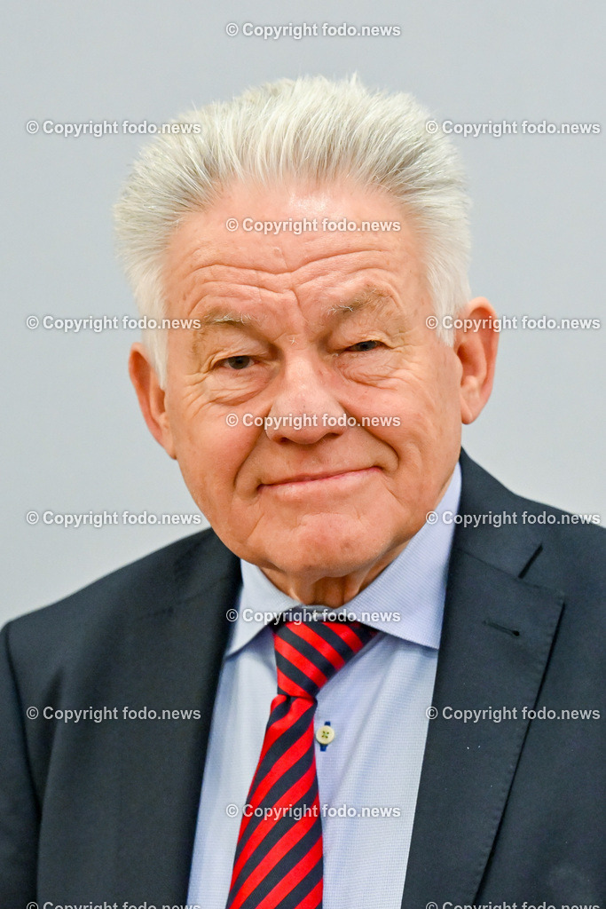 Pressekonferenz ProOriente_ Die Veränderung der Epoche-Herausforderung für die Christen_ 09.03.2023-9 | 09.03.2023, Presseclub Linz, AUT, Pressekonferenz Pro Oriente, Die Veraenderung der Epoche-Herausforderung fuer die Christen, im Bild LH a.D. Josef Puehringer (Vorsitzender von PRO ORIENTE Sektion Linz)