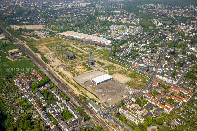 Duesseldorf240501126 | Luftbild, Glasmacherviertel, historische Sehenswürdigkeit, Baustelle mit Neubau für grünes und urbanes Quartier, ehemals Gerresheimer Glashütte, Neubau the niu seven Hotel, Gerresheim, Düsseldorf, Rheinland, Nordrhein-Westfalen, Deutschland