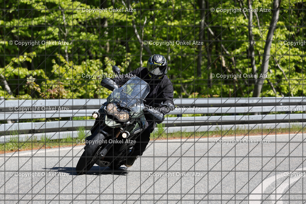 IMG_8571 | Fotograf am Kyffhäuser. Onkel Atze. Kyffhäuser Rennstrecke. Café36. Motorsportfotografie. - Realisiert mit Pictrs.com